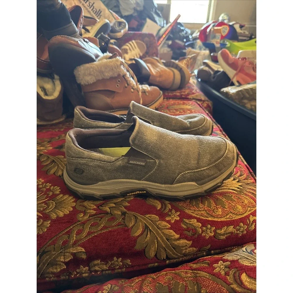 Men's Sketchers relaxed fit air cooled, Goga mat Arch Fit, Size 11